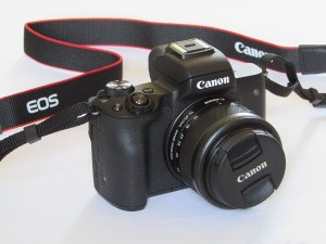 Canon EOS M50 + EF-M 15-45 mm