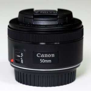 Canon EF 50 mm f/1.8 STM